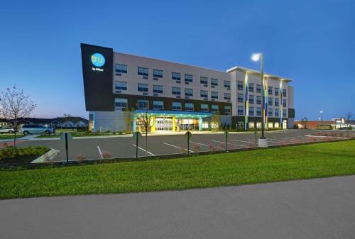 Stoughton Hotel | Tru By Hilton Stoughton