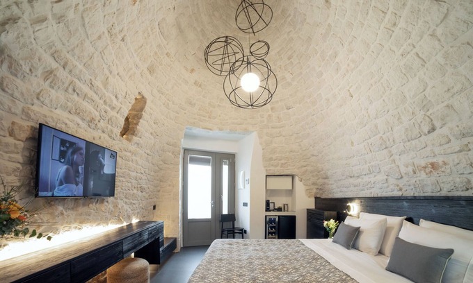 The Trulli of Alberobello House | Trullo delle Sfere, Luxury Trullo in the center of Alberobello