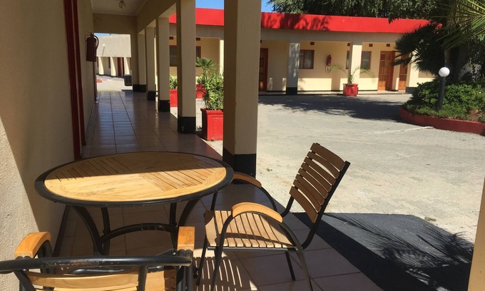 Francistown Hotel | Tshesebe Stopover Motel