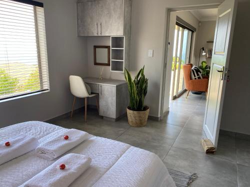 Dana Bay Apartment | Tulip On The Bay