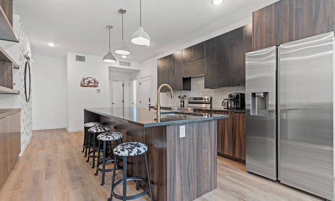 Shawnee Apartment | Tumbleweed - Walkable + Dog Park + Outdoor Space