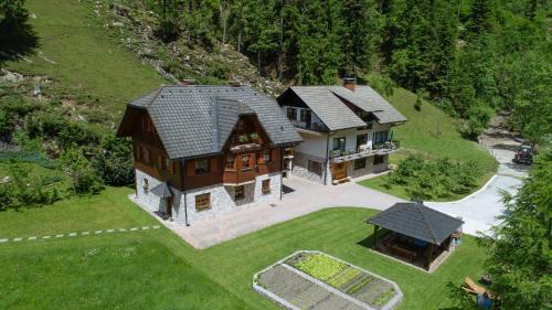 Solcava House | Turistična kmetija Čerček