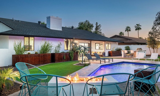 Casa Buena House | Turquoise Retreat - Pool, Putting Green, Location!
