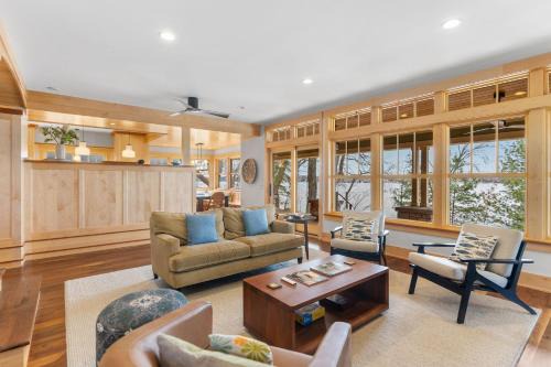 Shoreview House | Turtle Lake Cottage
