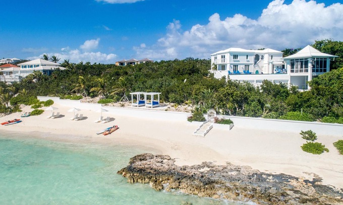 Juba Sound Villa | Turtle Tail - BEACHFRONT,Private,Gated,Peaceful,Stunning Sunrise to Sunset Views