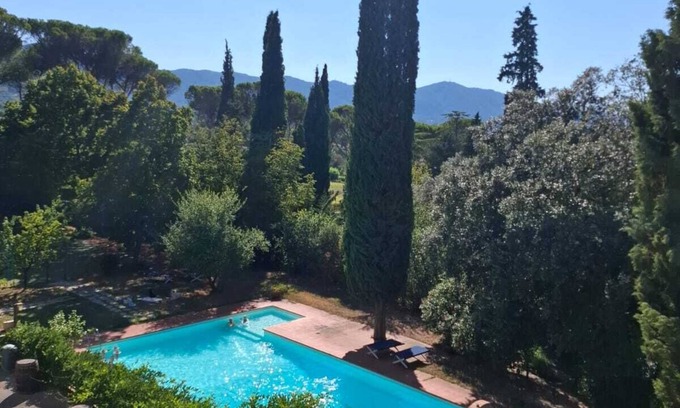 Quarrata Apartment | Tuscan countryside with swimming pool and tennis court