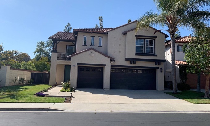 Tustin House | Tustin Retreat 4 Beds Sleeps 8 Family Ready