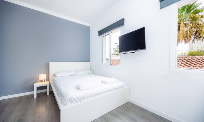 Can Pastilla Apartment | Twin/double room Nº7' with Shared Terrace, Wi-Fi and Air Conditioning