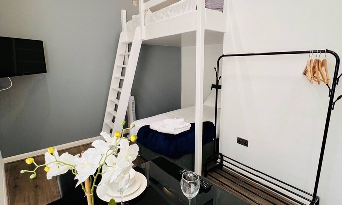 Barbican Apartment | Twin Loft Studio Apartment with a private En-suite shower room
