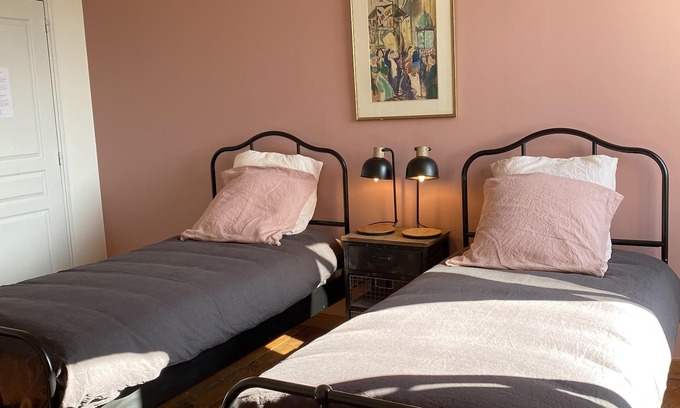 Entraygues-sur-Truyere House | Twin room-Superior-Wet room-Countryside view