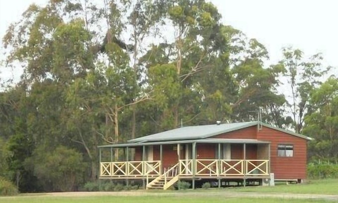 Pokolbin Cabin | Twin Tree Cabin 5 - 2 bedroom with 2 x queen beds