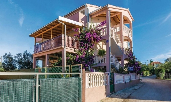 Bibinje Apartment | Two bedroom apartment with terrace and sea view Bibinje, Zadar (A-18056-a)