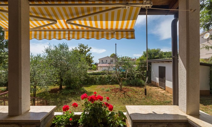 Kukci Apartment | Two bedroom apartment with terrace Kukci, Poreč (A-7166-a)