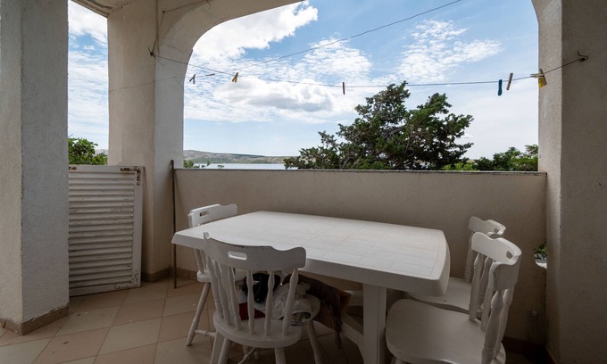 Vidalici Apartment | Two bedroom apartment near beach Vidalići, Pag (A-6519-f)