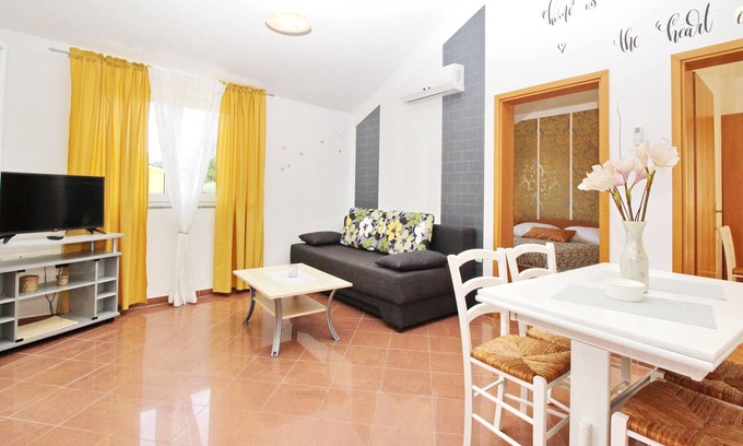 Baska Apartment | Two bedroom apartment with balcony and sea view Baška, Krk (A-18794-b)