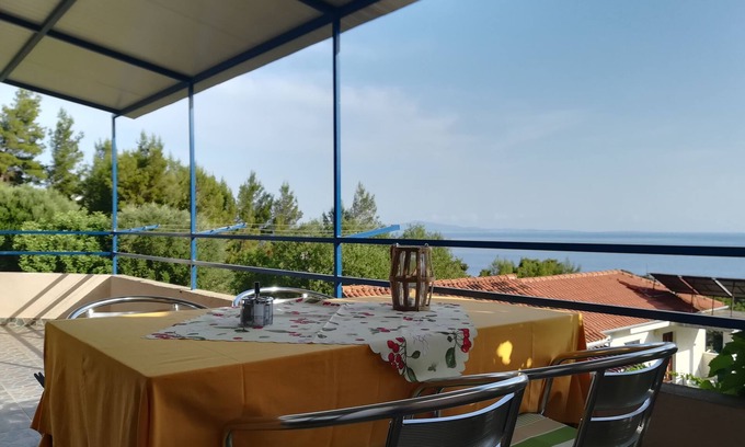 Ivan Dolac Apartment | Two bedroom apartment with terrace and sea view Ivan Dolac, Hvar (A-8797-a)