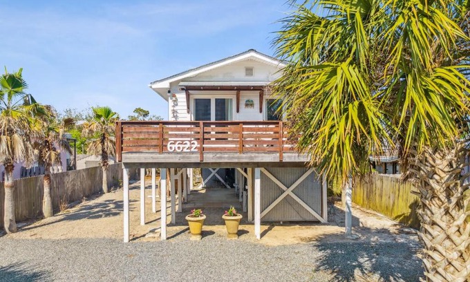 Holiday Beach House | Two Bedroom Beach House with Private Parking, Outdoor shower and MORE
