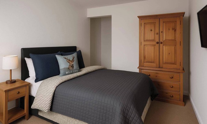 Huntly Cottage | Two bedroom cottage in Lumsden - Contractors