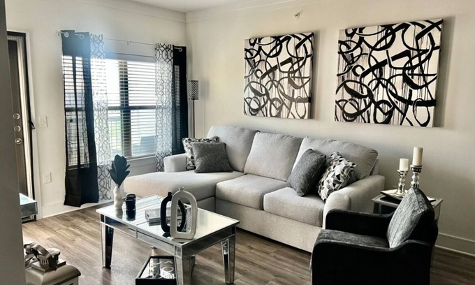 Frisco Apartment | Two-Bedroom Cozy Oasis