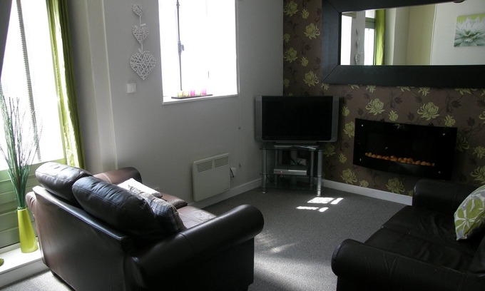 Rostrenen House | Two Bedroom Townhouse, Sleeps 4 People, A 5 Minute Walk From Amenties