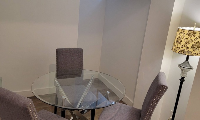 Sherwood Park Apartment | Two Bedrooms Modern Cozy Suite