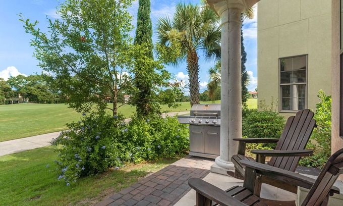 Villa Lago House | Two Golf Carts Included ~ Near Community Pool ~ Pet Friendly