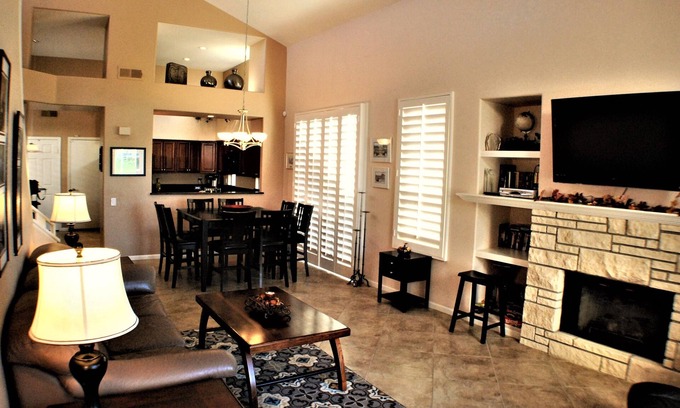 Cathedral City Villa | Two Master Suite Villa/House with Outdoor Granite Bar Kitchen - Fire Pit & Table