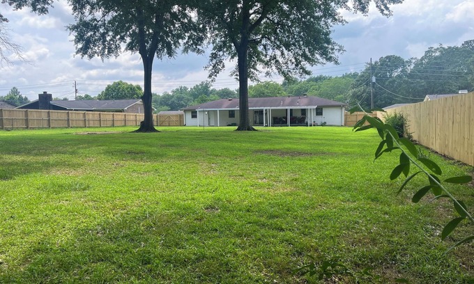 Northport House | Two Oaks Near Campus