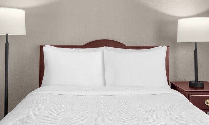 Hillsboro Hotel | Two Relaxing Suite Retreat with Full Kitchen & On-Site Fireplace | Free Parking