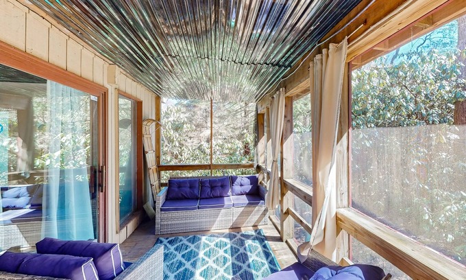 Pocono Pines House | Two-story dog-friendly home with furnished deck, sunroom, washer/dryer, & kayaks
