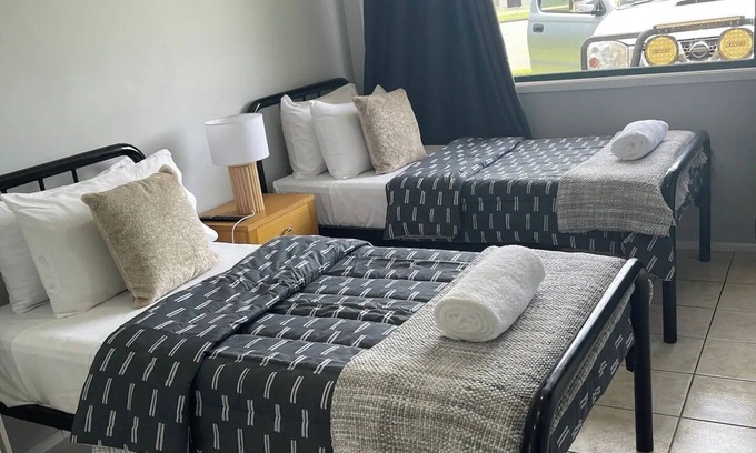 Torquay Apartment | TwoSingle Bed Studio Apartment in HerveyBay