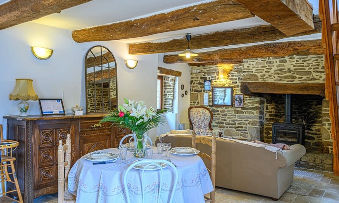 Theix-Noyalo House | Ty Chaumière - Charmante Petite Chaumière en pierre avec jardin