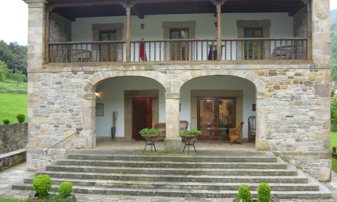 San Pelayo Cottage | TYPICAL MOUNTAIN HOUSE IN PICOS DE EUROPA (POTES) WITH PRIVATE GARDEN