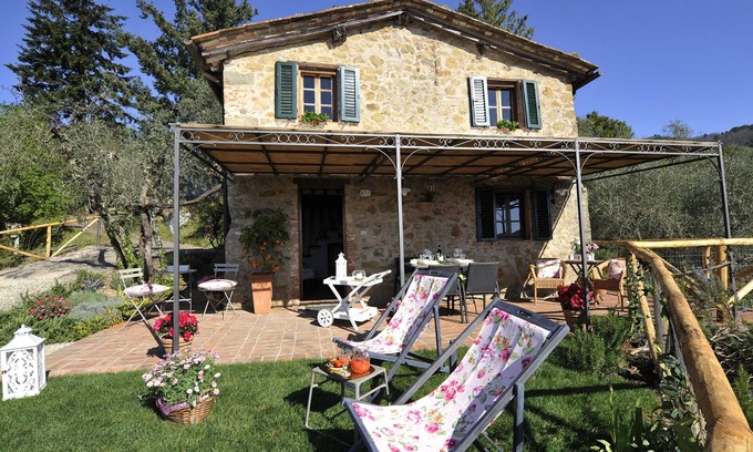 Villabuona Villa | Typical Tuscan Farmhouse, Superb View on Lucca, private garden/parking.WIFI.