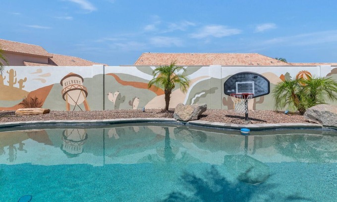 Gilbert House | Ultimate Getaway with a Heated Pool, Basement Games, close to Downtown Gilbert!