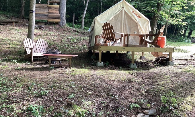 Turtletown RV Rental | Ultimate Glamping in the mountains of Tennessee Pet and Kid Friendly with games