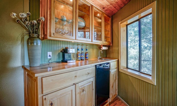 Parks House | Ultra-Charming, One-of-a-kind,Treasure! Central to Key Attractions! Magical