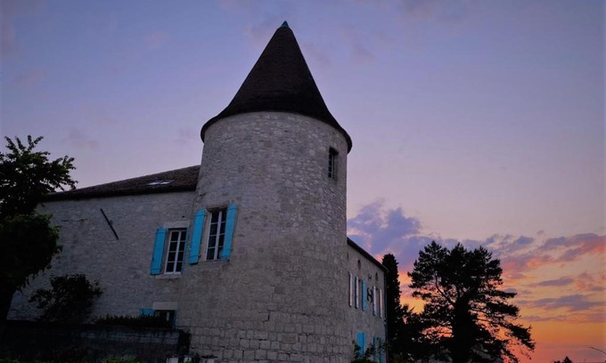 Lauzun Bed & Breakfast | Un Petit Château
