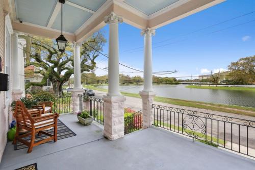 New Orleans House | Unbeatable 2BD Bayou Luxury STEPS TO JAZZ FEST
