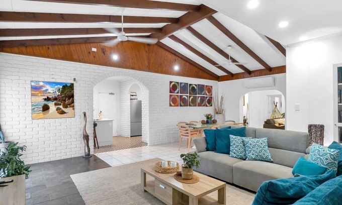 Trinity Beach House | Under the Mango Trees