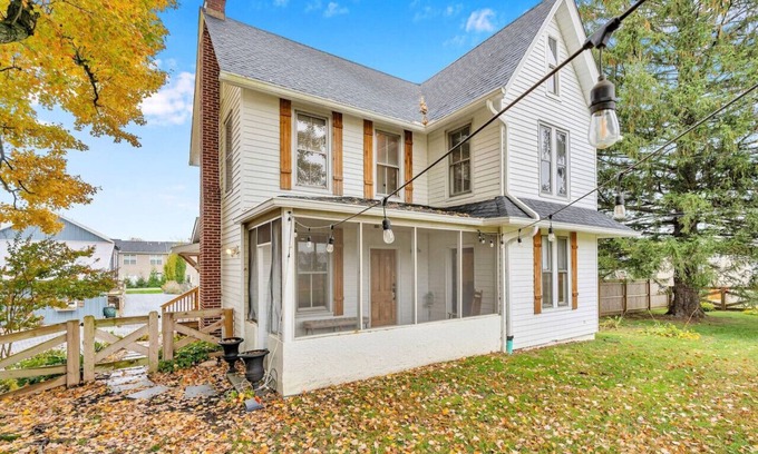 Kennett Square House | Underground Railroad 4 Bedroom Farmhouse