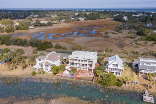Tybee Island Apartment | Unique 5 BDR Home on the Marsh! HOT TUB amazing su