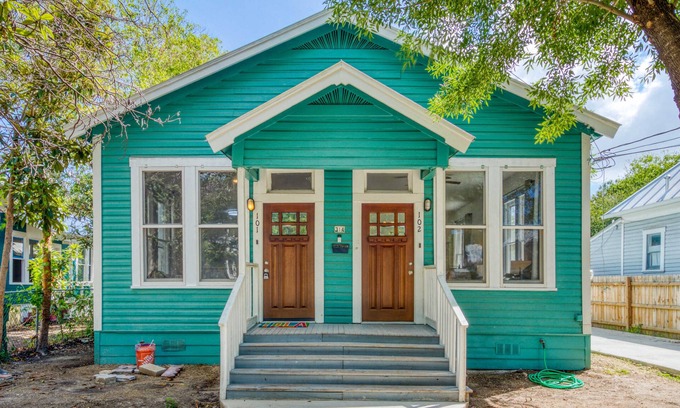 Southtown House | Unique Apt Near Downtown | Ideal for Longer Stays