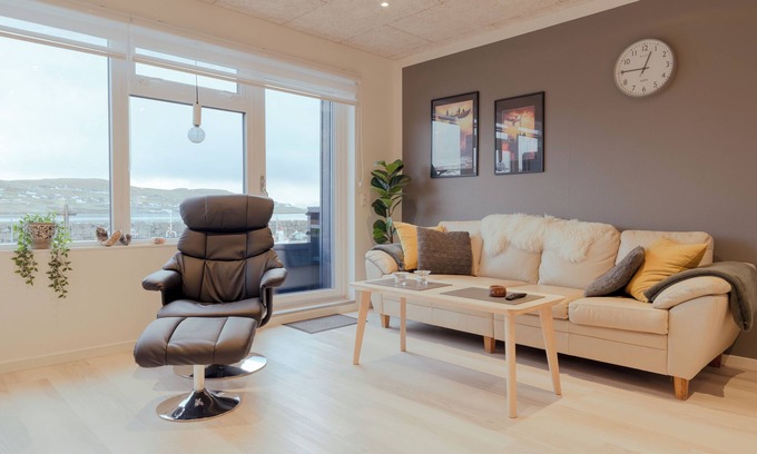 Strendur Apartment | Unique Boathouse - Central - Kajak - Fitness