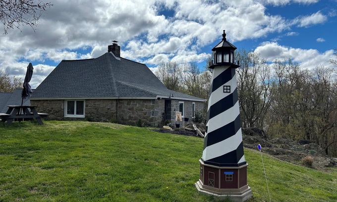 Cardiff Cottage | Unique cottage built in the 1800s, Granite Cliffs of Port Deposit Maryland.