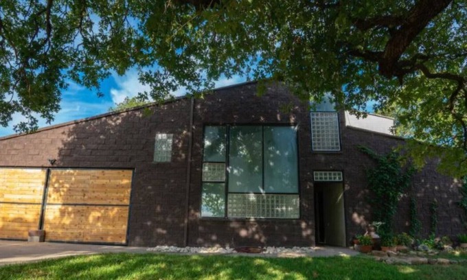 Nocona Other | Unique,Electic Farm, jacuzzi tub,Nature Inspired