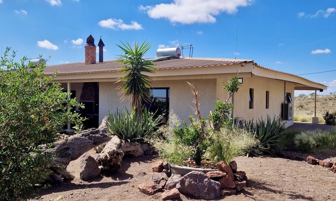 Namibia House | Unique lodge on the Boscia African Farm - nature, animals, freedom, healing
