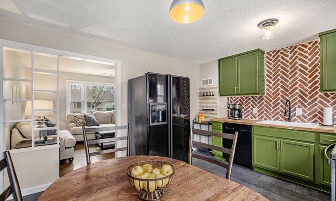 Mission House | Unique Renovated 2 bedroom home