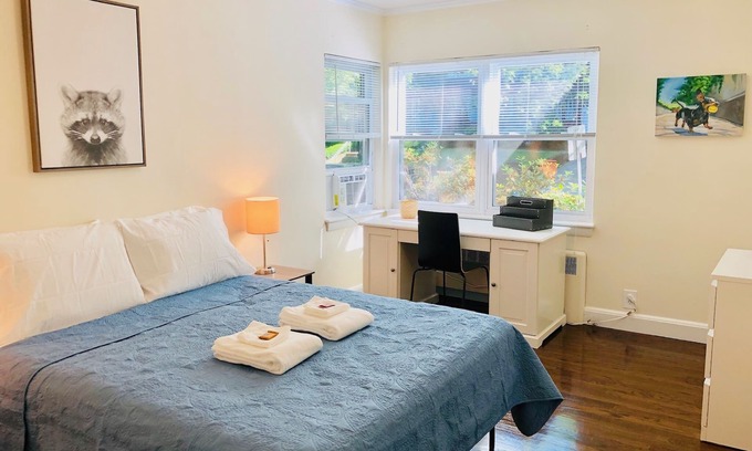 Cleveland Circle House | Unit1 GR8 LOCATION mins to Longwood Medical Area, BC, BU, HarvMedSchool SPACIOUS