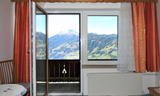 Holdernach Apartment | Unterflöber by Interhome